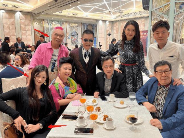 爷孙恋又出事了！女主遇袭后身份曝光：竟是富二代