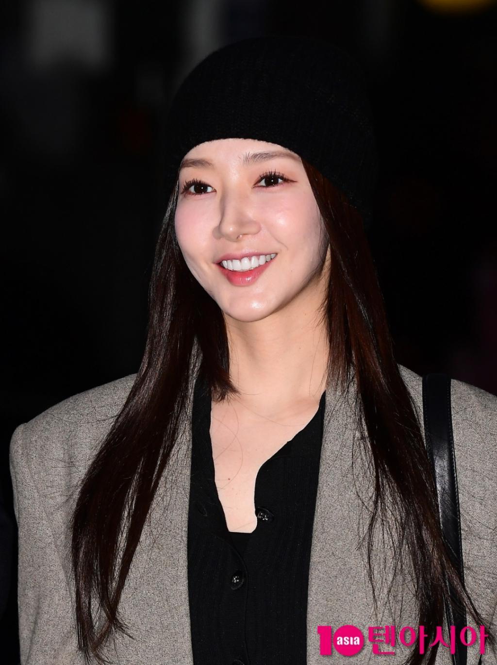 D社曝光女星收前男友生活费2.5亿韩元，本人否认