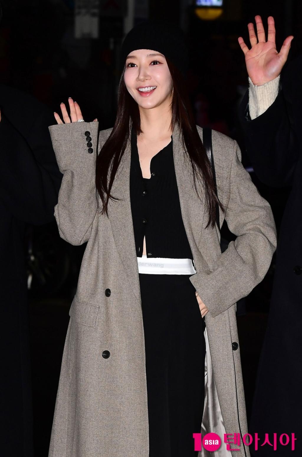 D社曝光女星收前男友生活费2.5亿韩元，本人否认