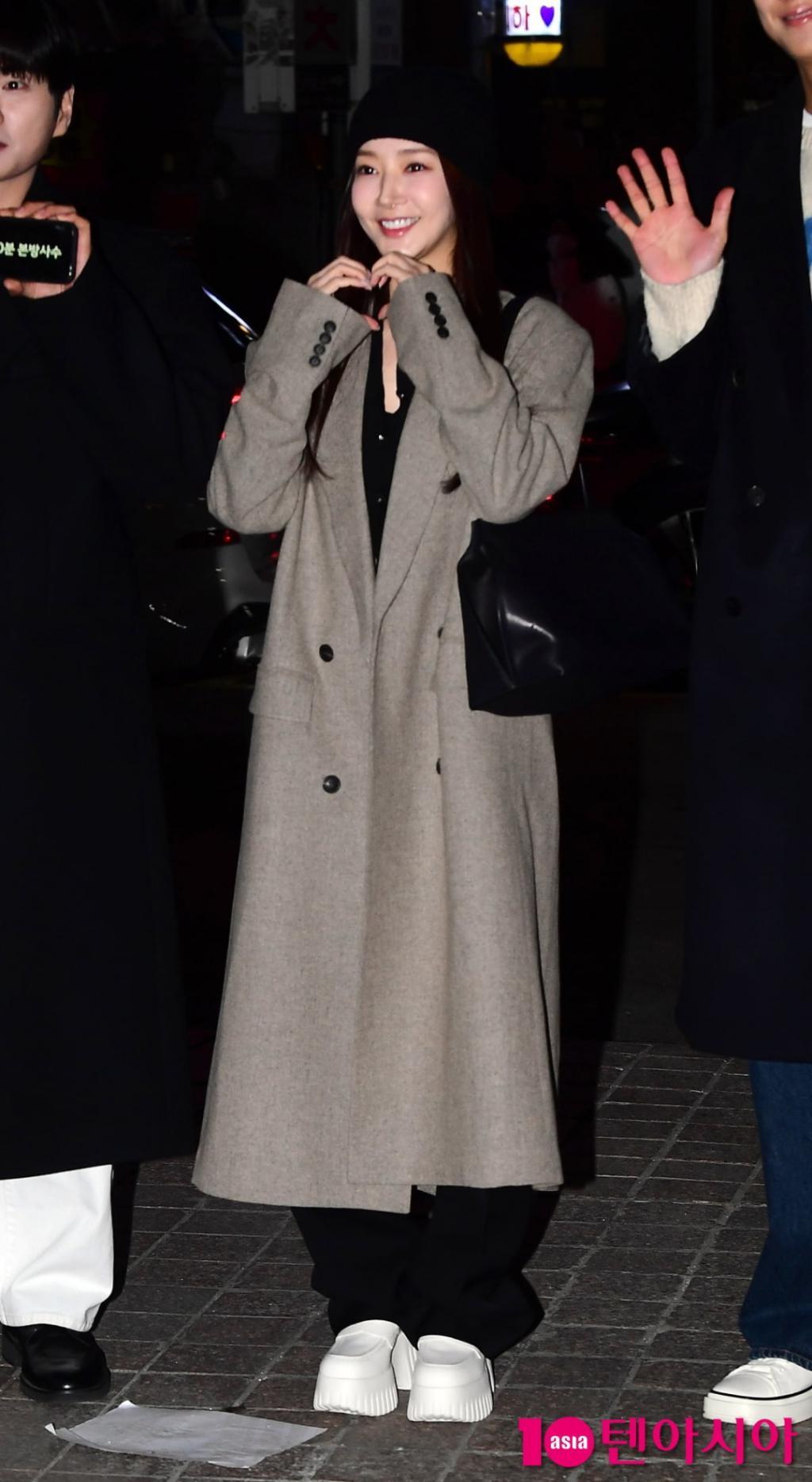 D社曝光女星收前男友生活费2.5亿韩元，本人否认