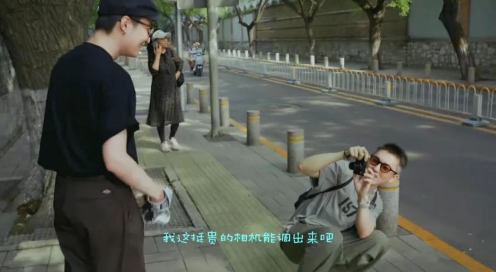 还记得《甄嬛传》里一直长高的三阿哥吗？竟是个搞笑男？