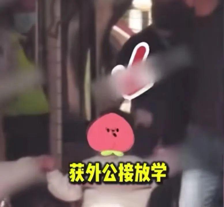 说不羡慕是假的！她的甜，真的是被宠出来的