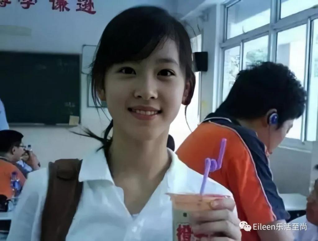 奶茶妹妹身家六百亿？生完二胎她又如何打进顶级名媛圈？