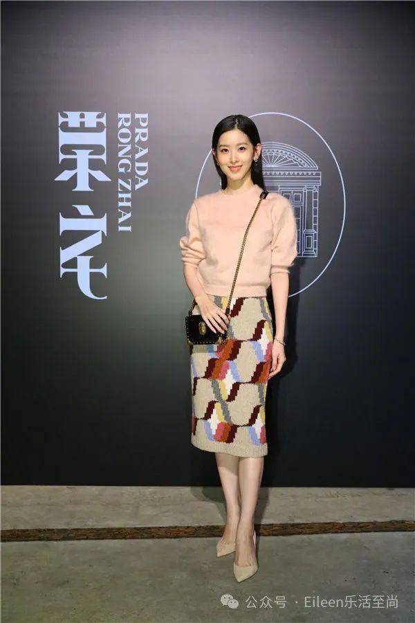 奶茶妹妹身家六百亿？生完二胎她又如何打进顶级名媛圈？