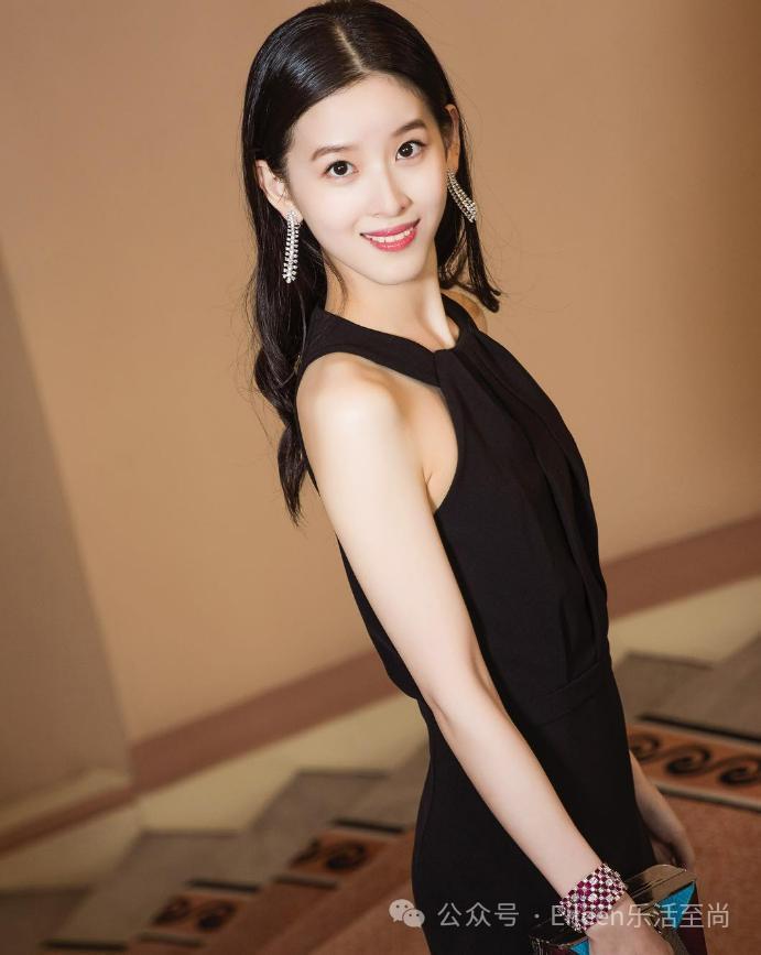 奶茶妹妹身家六百亿？生完二胎她又如何打进顶级名媛圈？