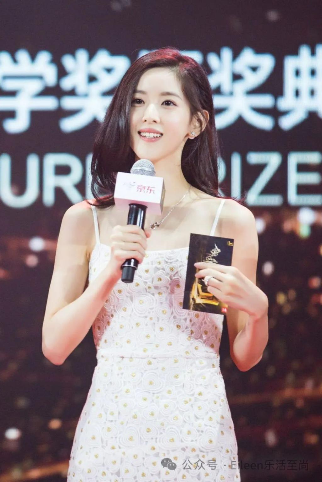 奶茶妹妹身家六百亿？生完二胎她又如何打进顶级名媛圈？