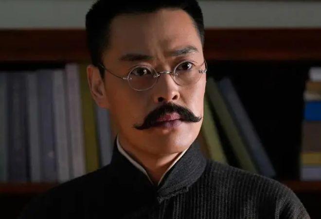 本以为是烂剧，上线就夺飙升榜第一，年代剧拍成了爆款？