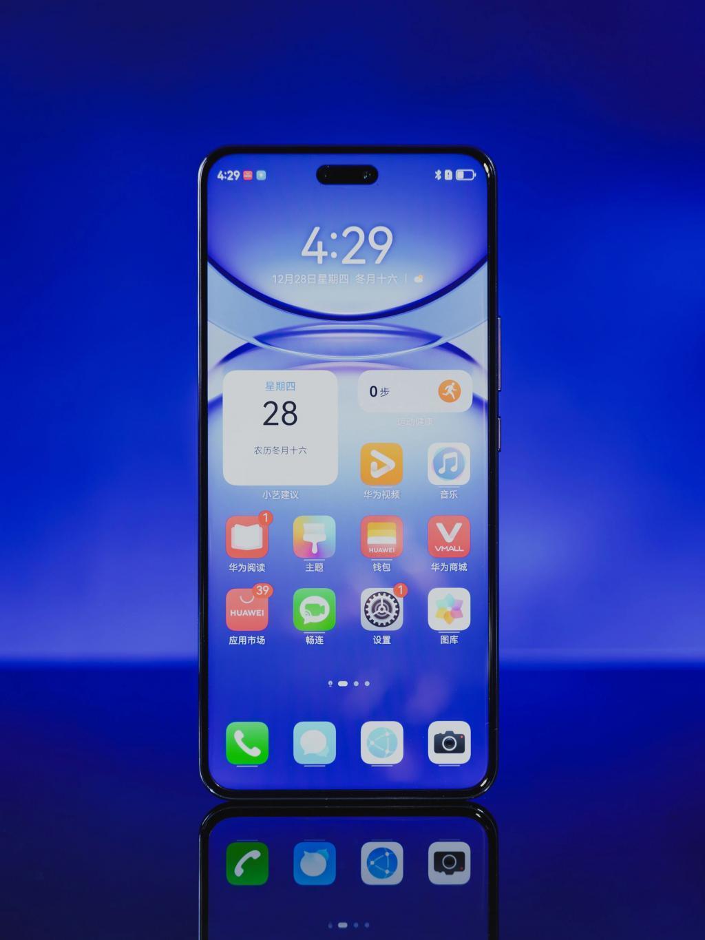 体验完华为这款夹耳朵上的耳机，我觉得它卖1299也合理。