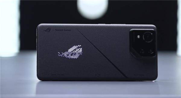 5999元起！ROG游戏手机8 Pro发布：独占光显矩阵屏、3倍长焦