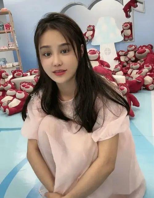 樊小慧被前婆婆上门暴打并索赔！伤势严重，前夫袖手旁观