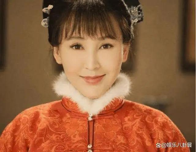 她与导演裸婚，在地下室连生3胎，丈夫用7部剧将她捧红