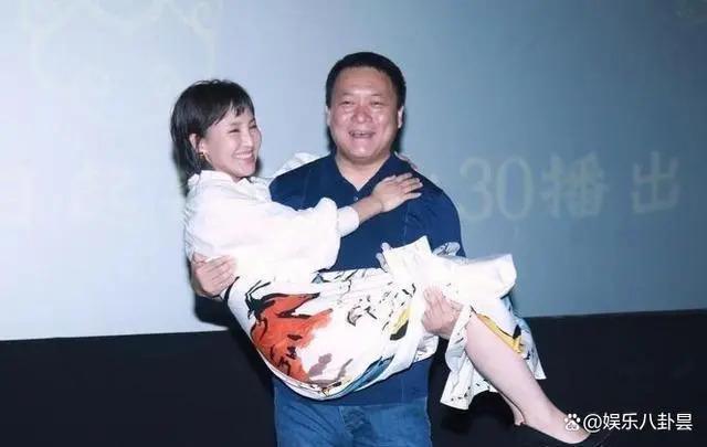 她与导演裸婚，在地下室连生3胎，丈夫用7部剧将她捧红