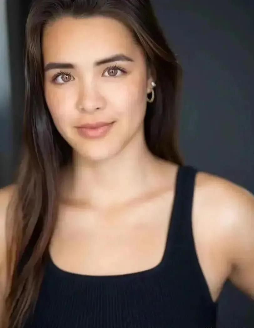 钟丽缇3个女儿太会长，大女二女性感高级，小女儿最像妈