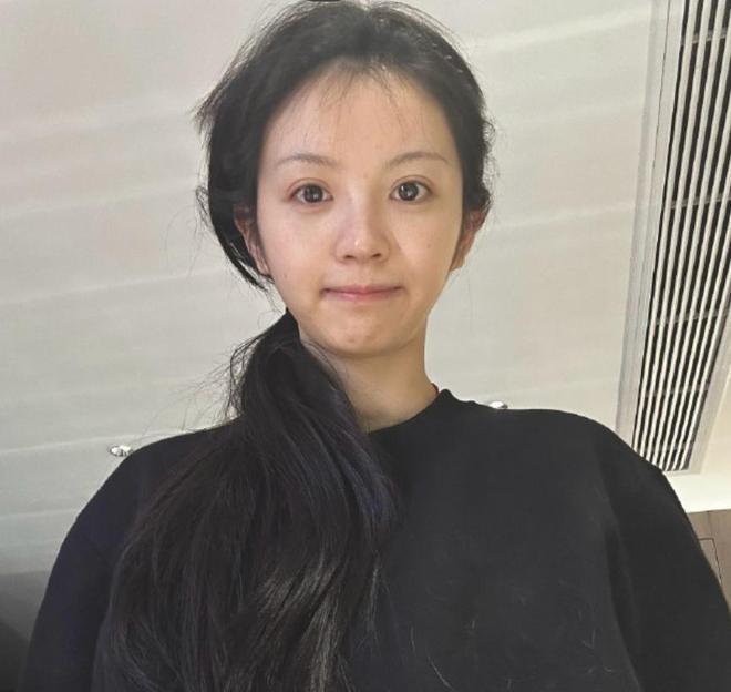 女星微博之夜送礼翻车！送三块钱粘毛器被指抠门