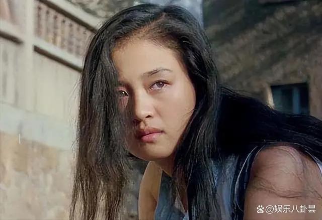曾经红过巩俐，却爱错了人，婚后丈夫“拒认”亲生儿子