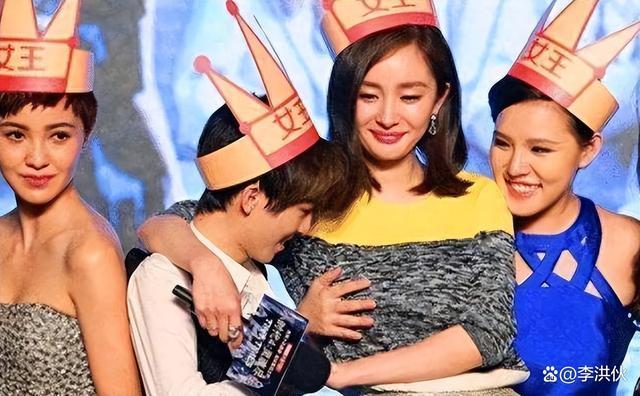 杨幂遭陌生男子摸头 盘点女明星被“咸猪手”的瞬间