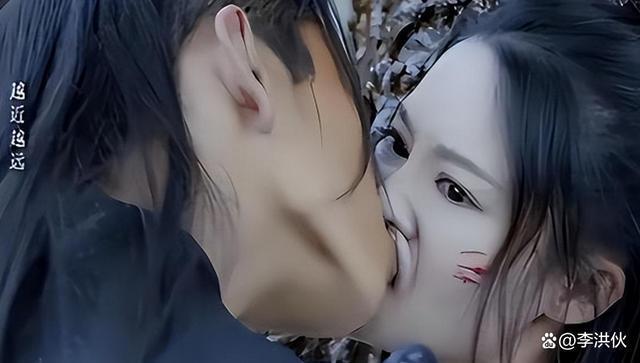 杨幂遭陌生男子摸头 盘点女明星被“咸猪手”的瞬间