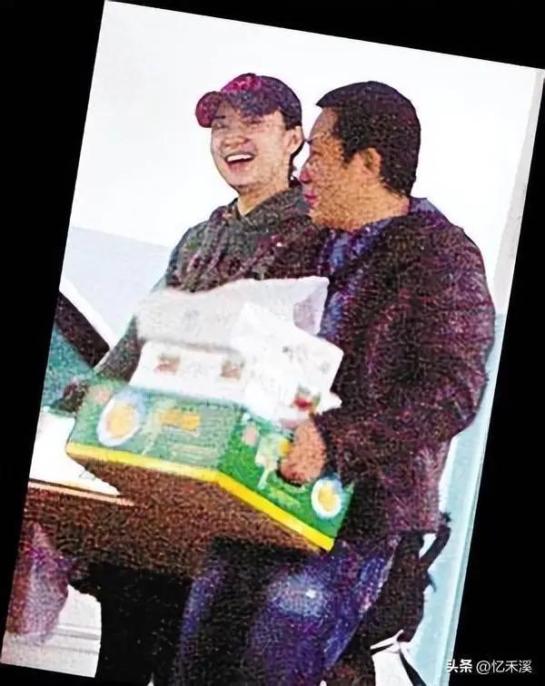 衣品不俗、年过半百还宛如少女，这3位中年女星魅力真大