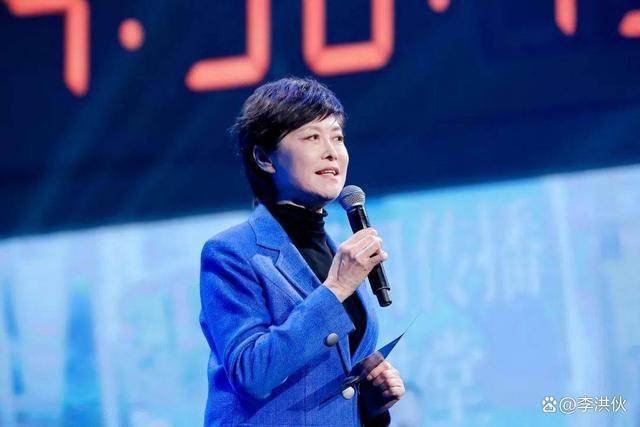 从《新闻联播》到博士生导师，海霞的人生太精彩