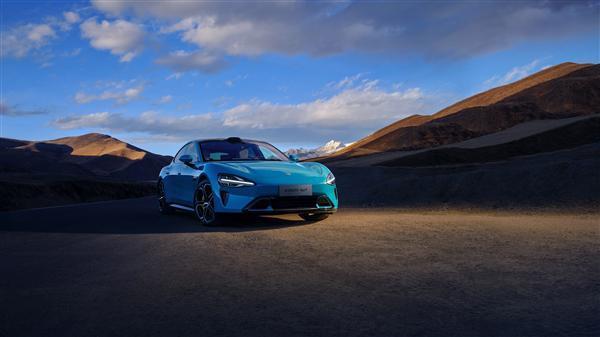 高清无水印！小米汽车SU7发布横版电脑高清壁纸合集