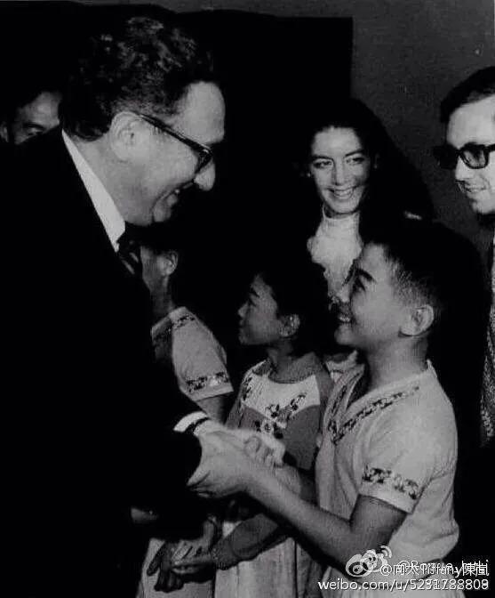 女儿抑郁症，太太利智神隐，60岁李连杰的奇幻人生