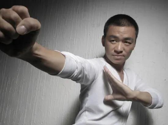 女儿抑郁症，太太利智神隐，60岁李连杰的奇幻人生