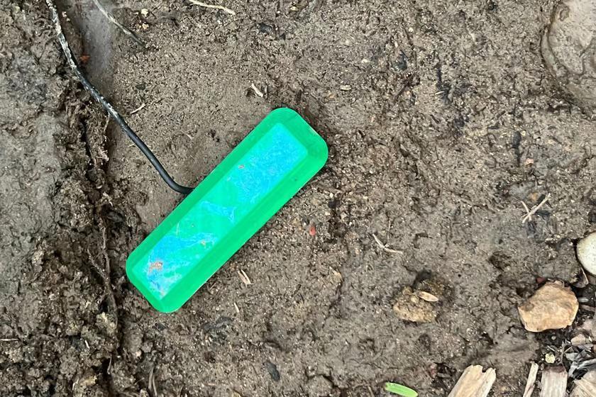 无限发电不是梦？微生物燃料电池大突破：只要土壤中有碳就行！