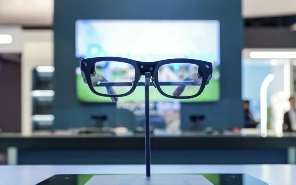 被忽视 11 年的 AR 眼镜，回到了 CES 的舞台中央