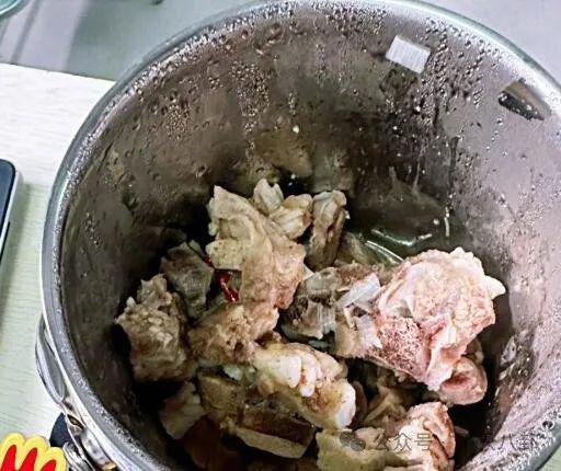 好荒谬啊！都赚那么多了，还这么抠门？