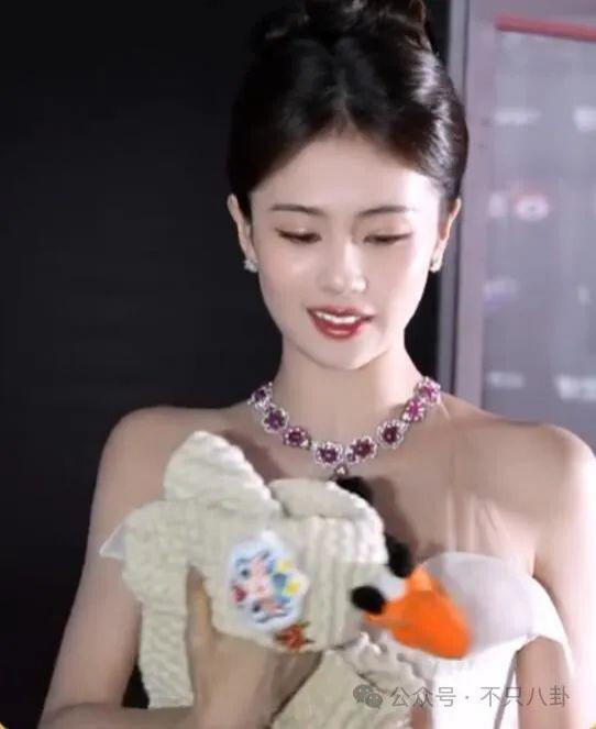 好荒谬啊！都赚那么多了，还这么抠门？