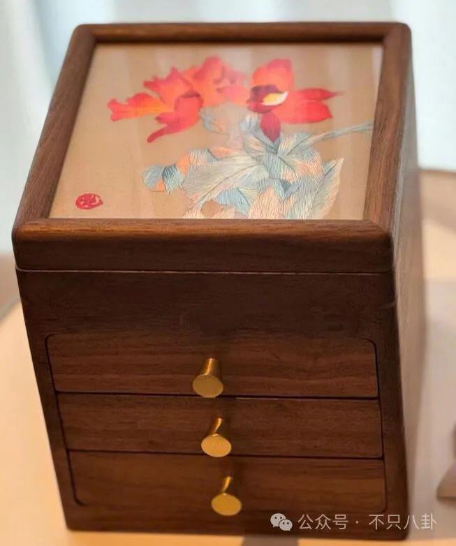 好荒谬啊！都赚那么多了，还这么抠门？