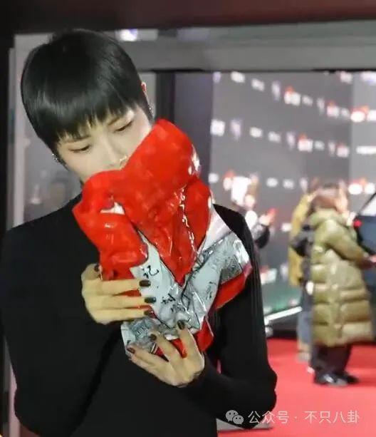 好荒谬啊！都赚那么多了，还这么抠门？