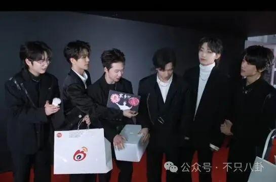 好荒谬啊！都赚那么多了，还这么抠门？