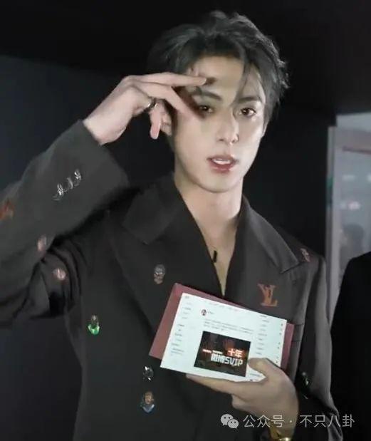 好荒谬啊！都赚那么多了，还这么抠门？