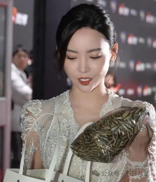 好荒谬啊！都赚那么多了，还这么抠门？