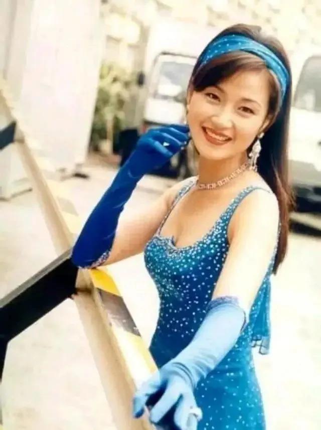 假戏真做动凡心，妻子怀孕期间被拍出轨，他想翻红？