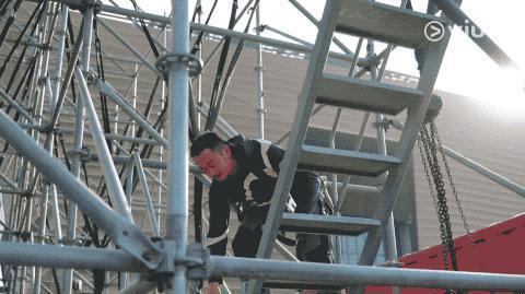 男去工地打工？竟然还翻红了？
