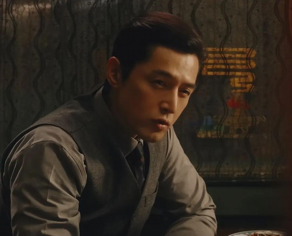 当胡歌和张颂文站在一起，我才彻底明白，什么是顶级骨相