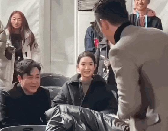 当胡歌和张颂文站在一起，我才彻底明白，什么是顶级骨相