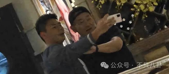 比起婚讯，大家更想知道他啥时有新作品吧？！