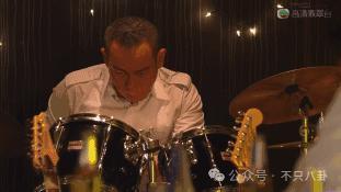 比起婚讯，大家更想知道他啥时有新作品吧？！