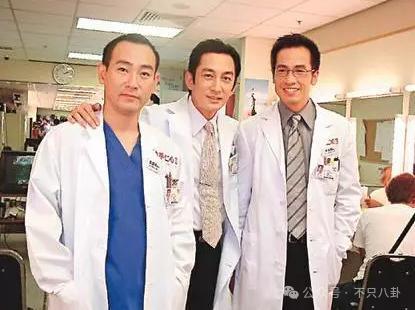 比起婚讯，大家更想知道他啥时有新作品吧？！