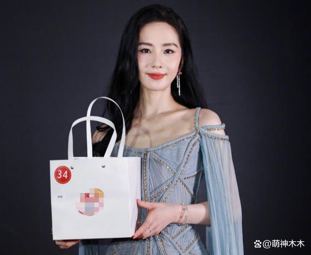 互换礼物揭开贵圈明星私下格局，胡歌送日本环保筷引争议