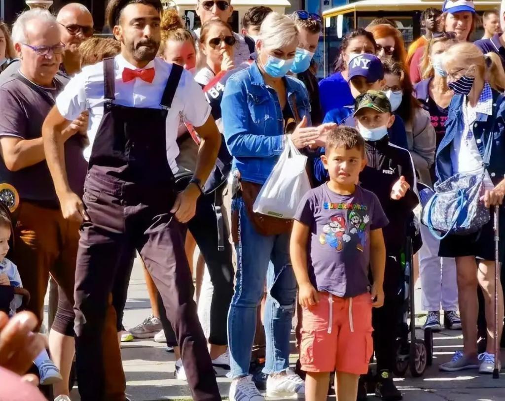 三嫁国外，扬言不嫁中国人的李勤勤如今咋样