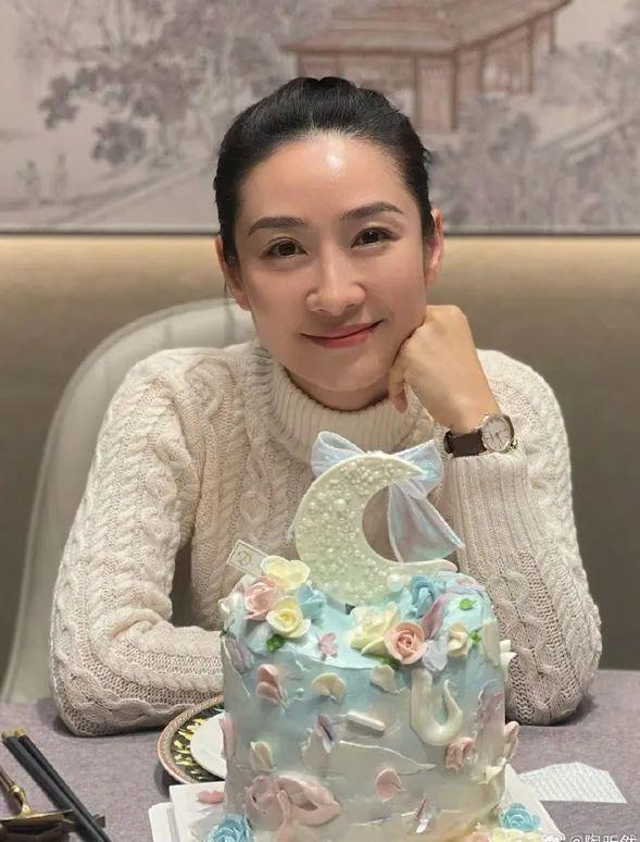 还记得《甄嬛传》里的安陵容吗？她女儿这么大了？