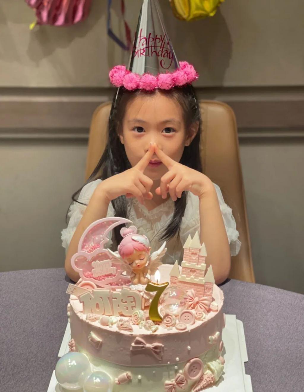 还记得《甄嬛传》里的安陵容吗？她女儿这么大了？