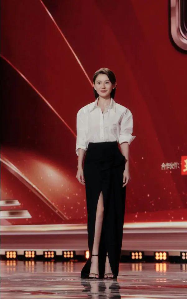 胡歌、张颂文同台不同框，马伊琍流泪，游本昌笑解尴尬