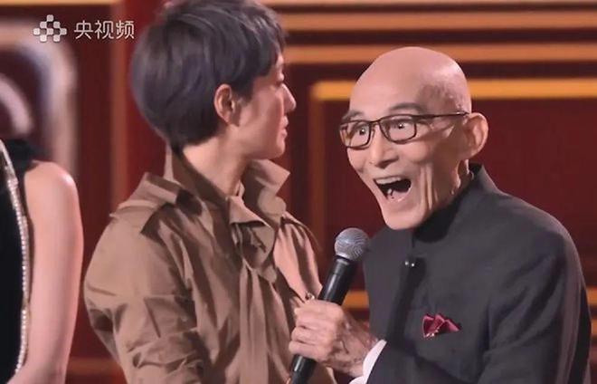 胡歌、张颂文同台不同框，马伊琍流泪，游本昌笑解尴尬