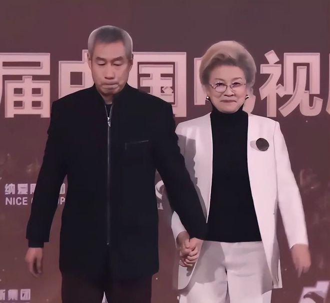 胡歌、张颂文同台不同框，马伊琍流泪，游本昌笑解尴尬