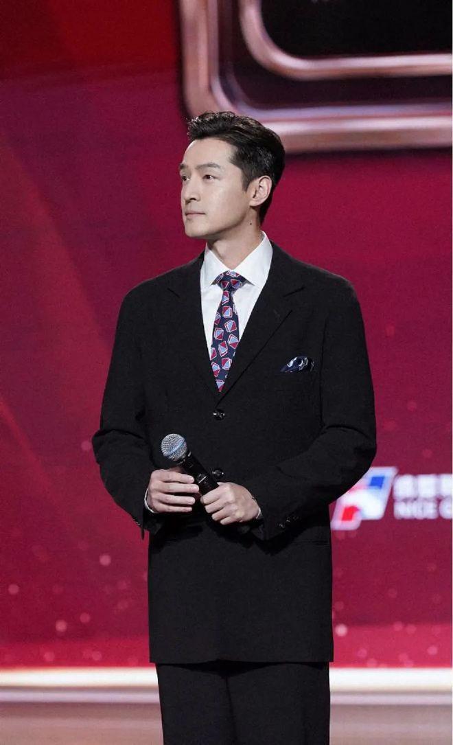 胡歌、张颂文同台不同框，马伊琍流泪，游本昌笑解尴尬